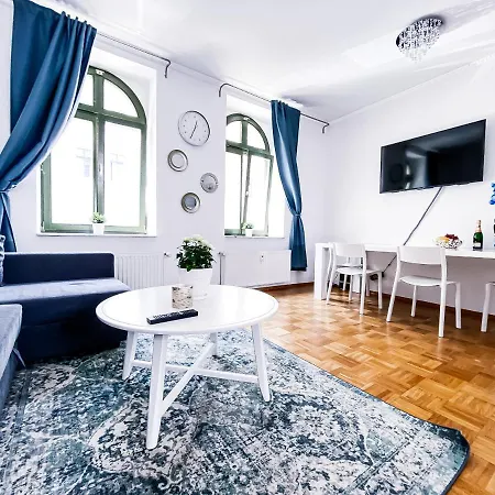 Διαμέρισμα Zentraler Altbau Am Clara-zetkin-park, Rb-arena Um Ecke, Netflix Inklusive