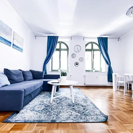 Zentraler Altbau Am Clara-zetkin-park, Rb-arena Um Ecke, Netflix Inklusive