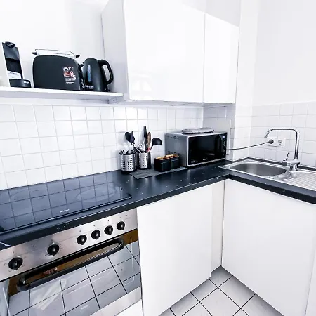 Zentraler Altbau Am Clara-zetkin-park, Rb-arena Um Ecke, Netflix Inklusive * Λειψία