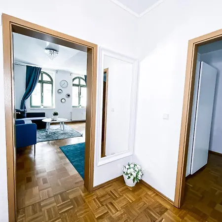 Zentraler Altbau Am Clara-zetkin-park, Rb-arena Um Ecke, Netflix Inklusive *