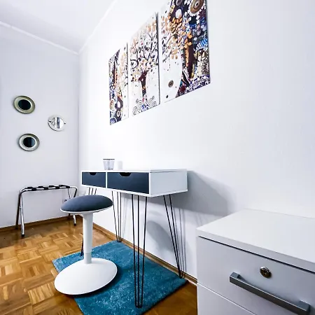 Διαμέρισμα Zentraler Altbau Am Clara-zetkin-park, Rb-arena Um Ecke, Netflix Inklusive