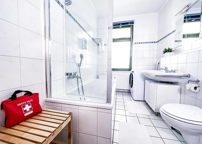 Zentraler Altbau Am Clara-zetkin-park, Rb-arena Um Ecke, Netflix Inklusive Apartamento