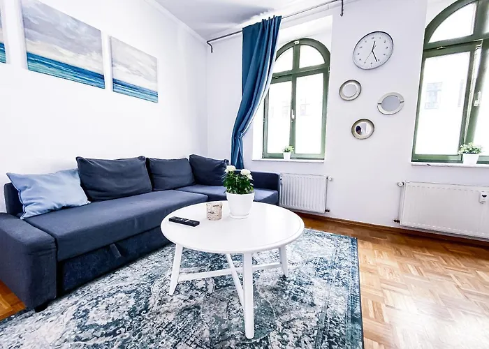 Zentraler Altbau Am Clara-zetkin-park, Rb-arena Um Ecke, Netflix Inklusive Apartamento *