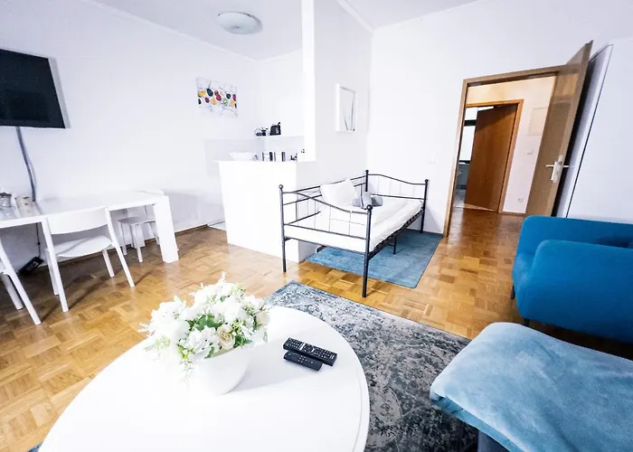 Apartamento Zentraler Altbau Am Clara-zetkin-park, Rb-arena Um Ecke, Netflix Inklusive