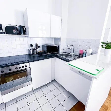 Zentraler Altbau Am Clara-zetkin-park, Rb-arena Um Ecke, Netflix Inklusive Lipsia