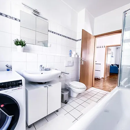 Appartamento Zentraler Altbau Am Clara-zetkin-park, Rb-arena Um Ecke, Netflix Inklusive Lipsia
