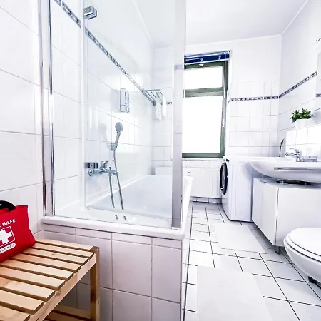 Zentraler Altbau Am Clara-zetkin-park, Rb-arena Um Ecke, Netflix Inklusive Appartamento