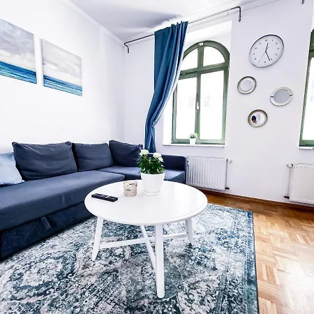 Zentraler Altbau Am Clara-zetkin-park, Rb-arena Um Ecke, Netflix Inklusive Appartement *