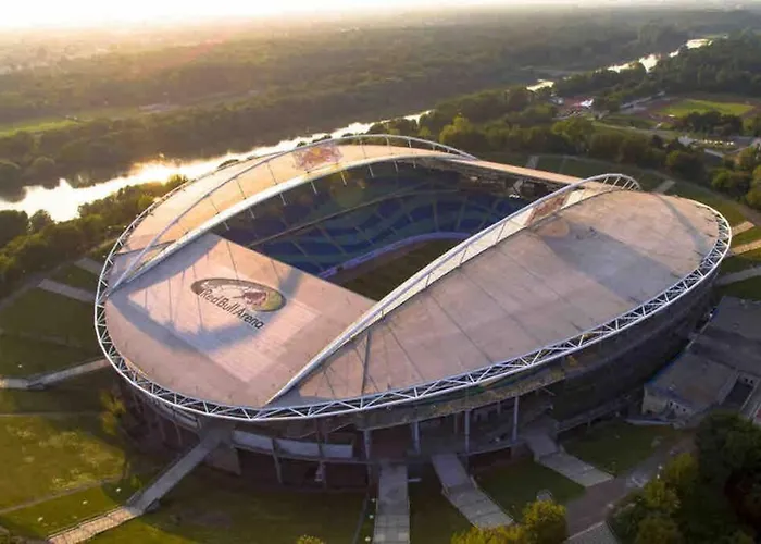 Zentraler Altbau Am Clara-zetkin-park, Rb-arena Um Ecke, Netflix Inklusive 公寓 *