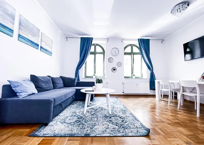 Zentraler Altbau Am Clara-zetkin-park, Rb-arena Um Ecke, Netflix Inklusive