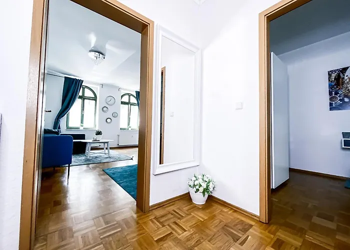 Zentraler Altbau Am Clara-zetkin-park, Rb-arena Um Ecke, Netflix Inklusive 公寓 *